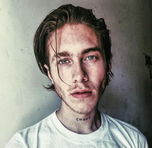 英国女人仿妆小丑女,英国恶女人仿妆