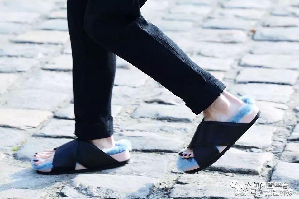 油腻辛辣反义词,油腻的同义词有哪些