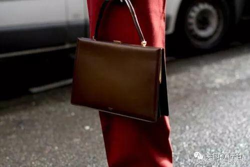 油腻辛辣反义词,油腻的同义词有哪些