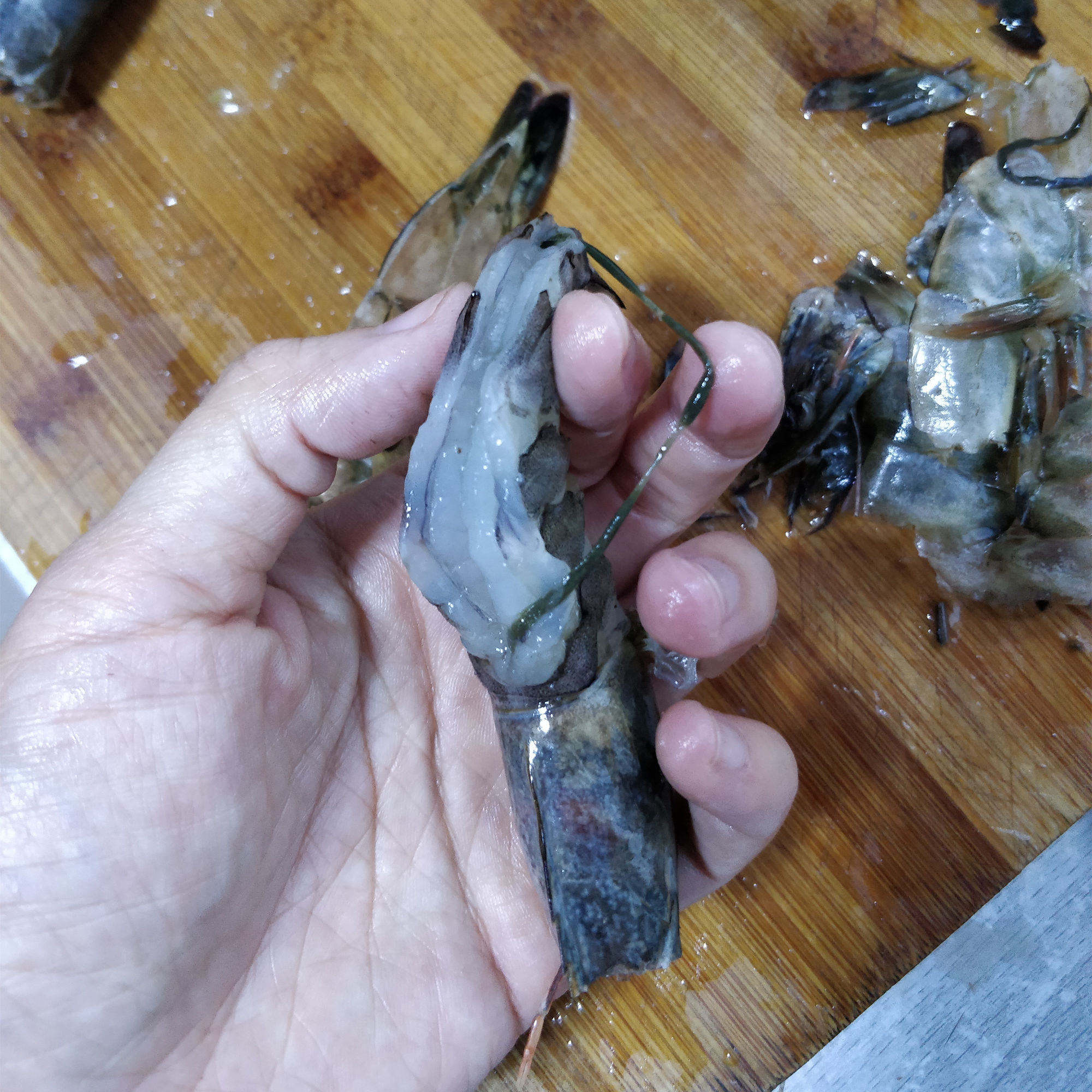 用我的窍门，扒虾壳特快，开背去沙线，一步到位不浪费