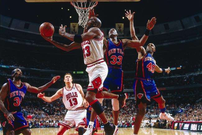 摇摆上篮威少,扭麻花上篮