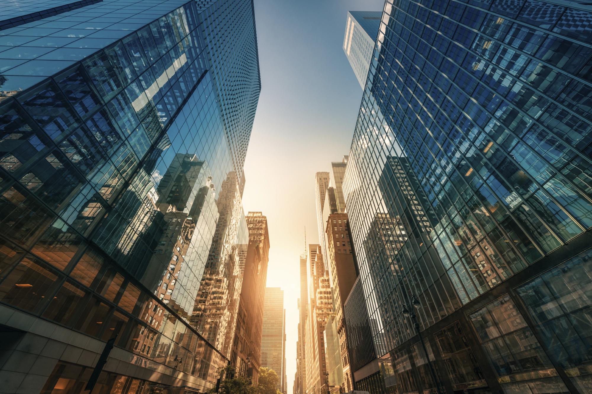 自打媳妇学会互联网理财，老公耳朵更耙了