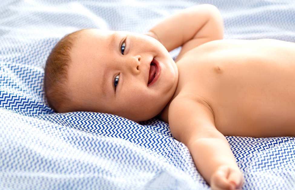 新生儿宝宝有三样东西不能碰,新生儿这10个部位不能碰