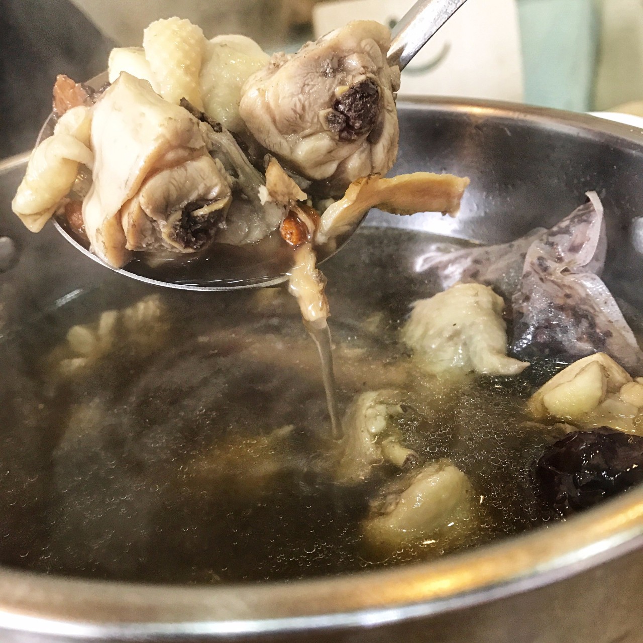 南京有名的新街口小吃街,南京新街口明瓦廊美食街旅馆