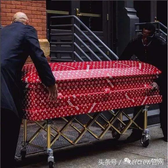 李小璐卫衣多少钱,李小璐supreme衣服