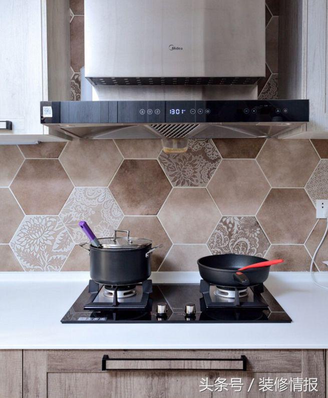 跃层极简风设计讲解,装修跃层一楼都是怎么设计的