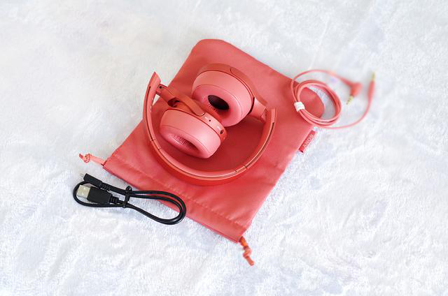 颜好,索尼wh-h800和beatssolo3对比