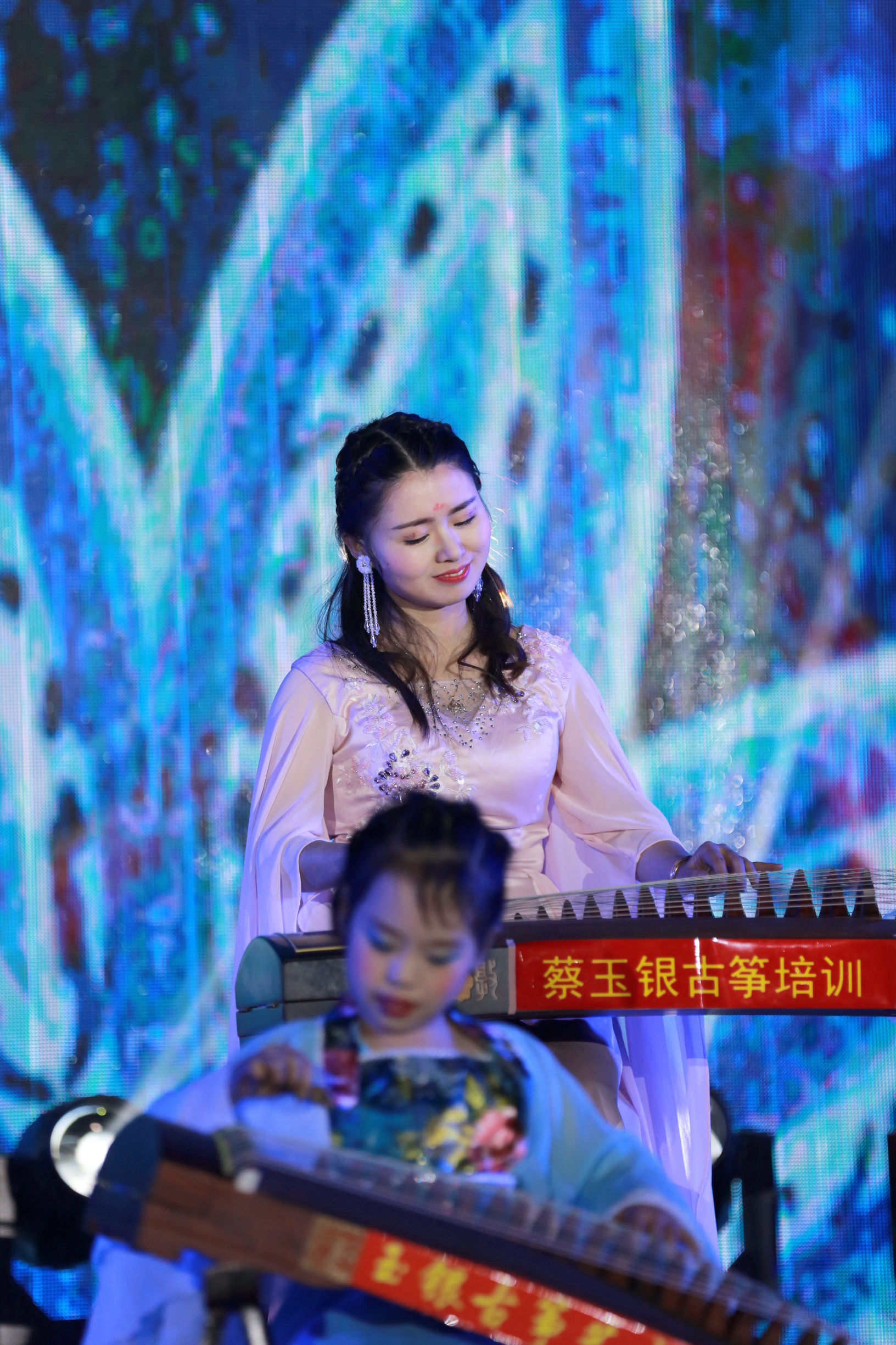 古筝演奏青花瓷,好听又简单的青花瓷古筝