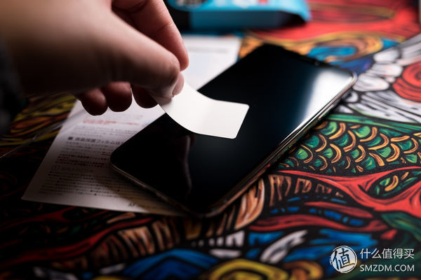 如何正确的给手机贴膜,怎么给手机贴膜全步骤