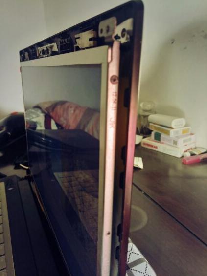 再也不用东奔西跑——自己动手解决笔记本电脑显示屏更换