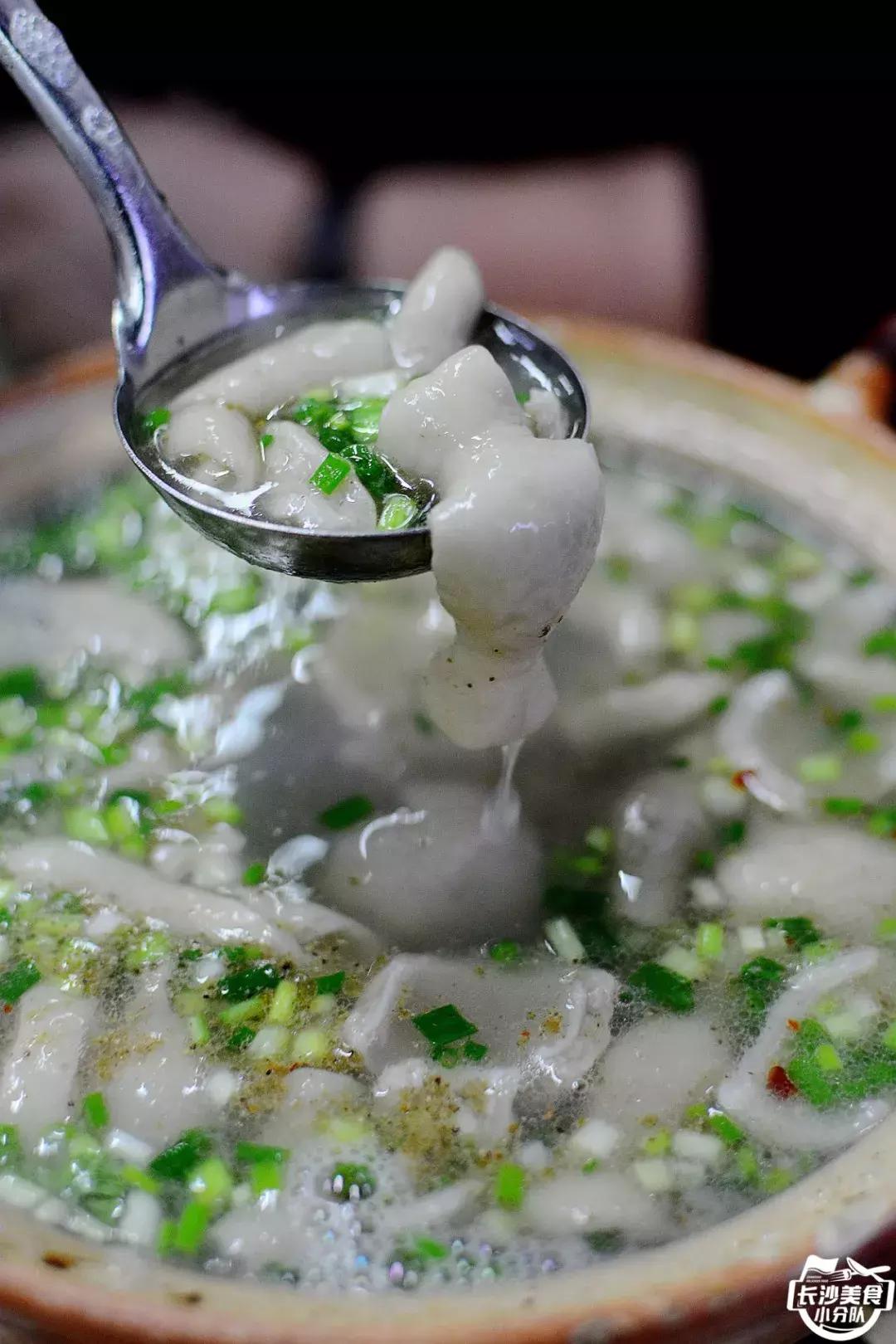 冷醉哒的长沙，城东夜宵聚集地里藏着一碗温暖的湘阴炖肠~