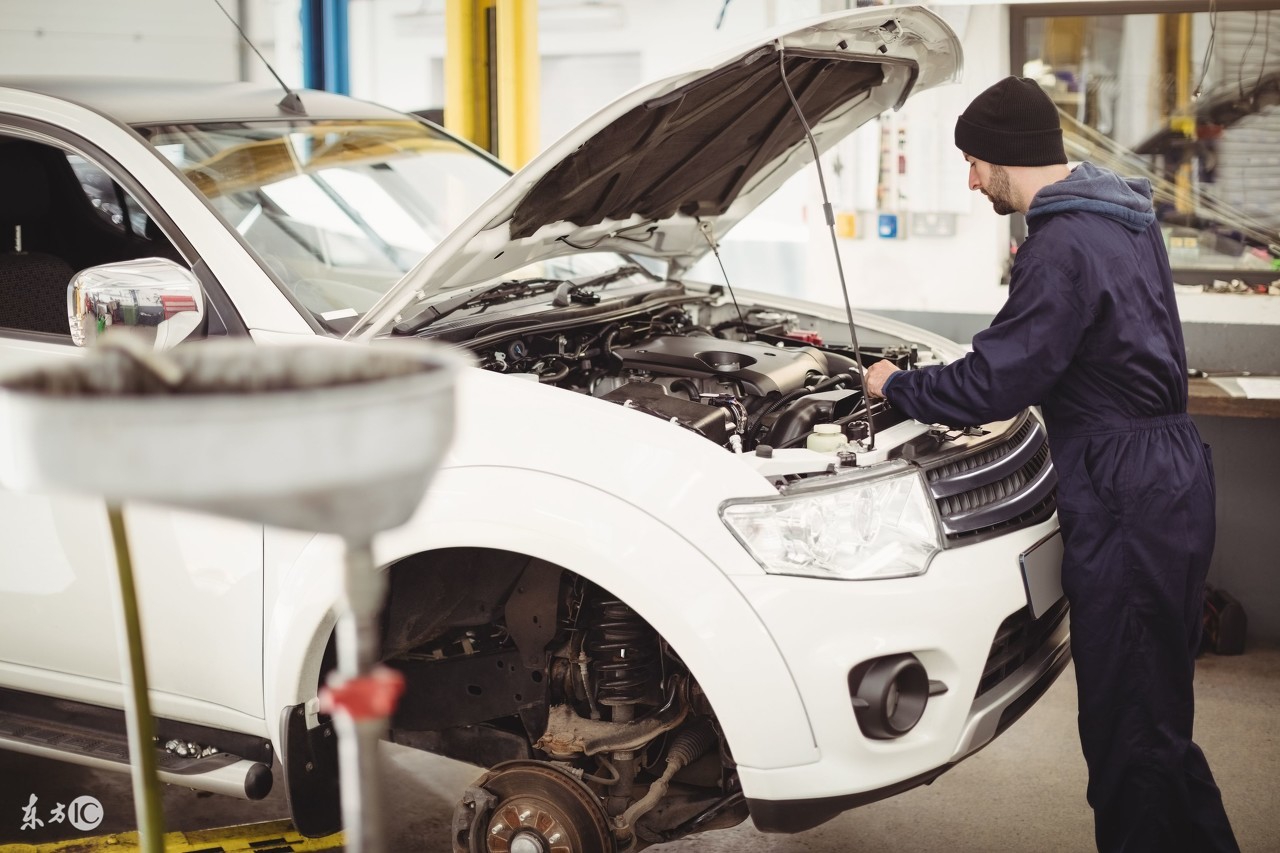 汽车在路上坏了怎么找维修电话,汽车在路上出现故障了怎么办