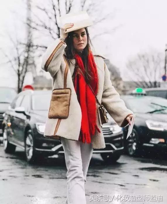 各种颜色的围巾怎么搭配,各个颜色的围巾怎么搭配