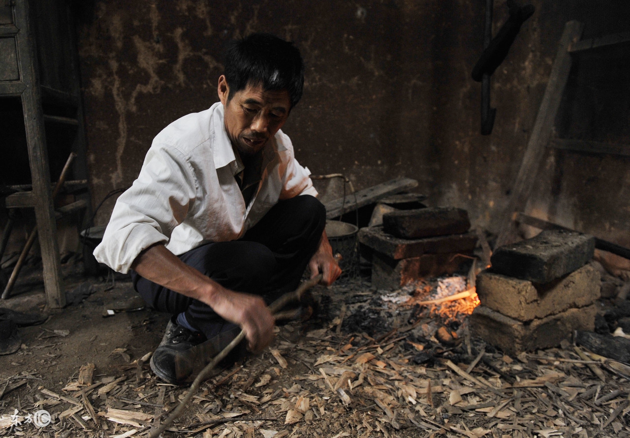 煤油灯女人,煤油灯7天不灭