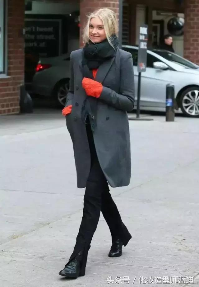 各种颜色的围巾怎么搭配,各个颜色的围巾怎么搭配