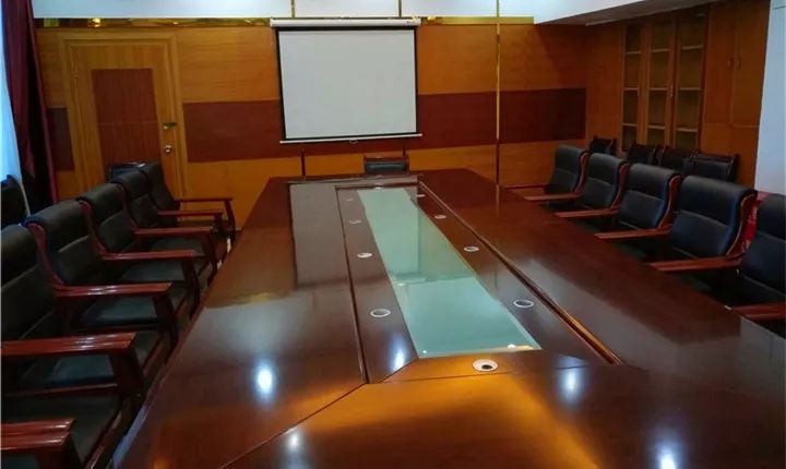 报告老板有几季,报告老板从哪里火的