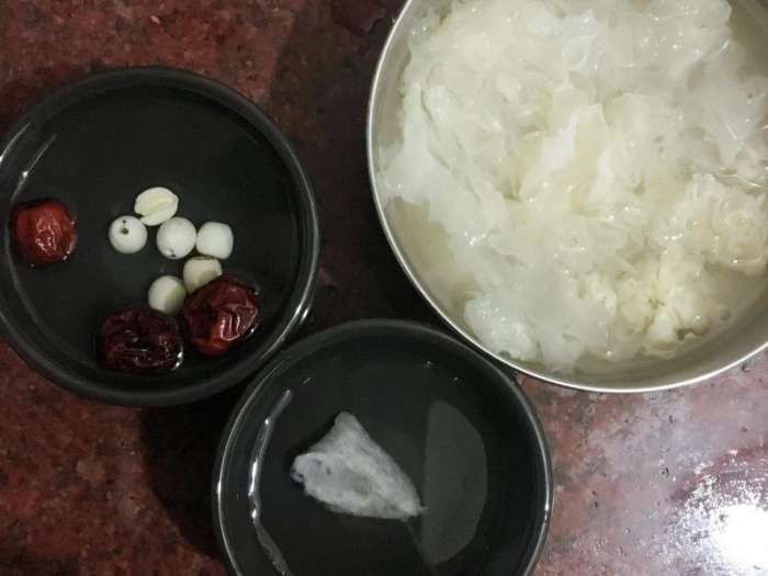 燕窝银耳桃胶莲子羹,冰糖雪梨银耳汤美容养颜