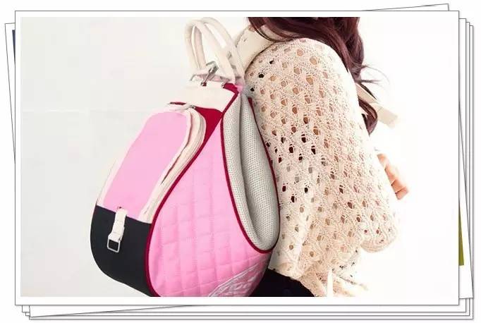 这是一款狠美丽的宠物背包，用它背上爱宠走四方，你和它都值得拥有！