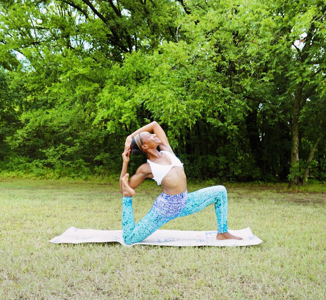 一组让身材变优雅的体式，女人多练习