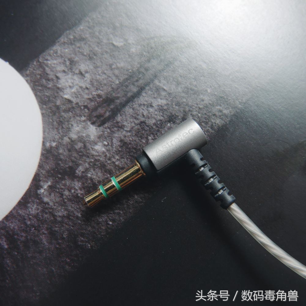 耳机的连接方式,耳机正确连接方法