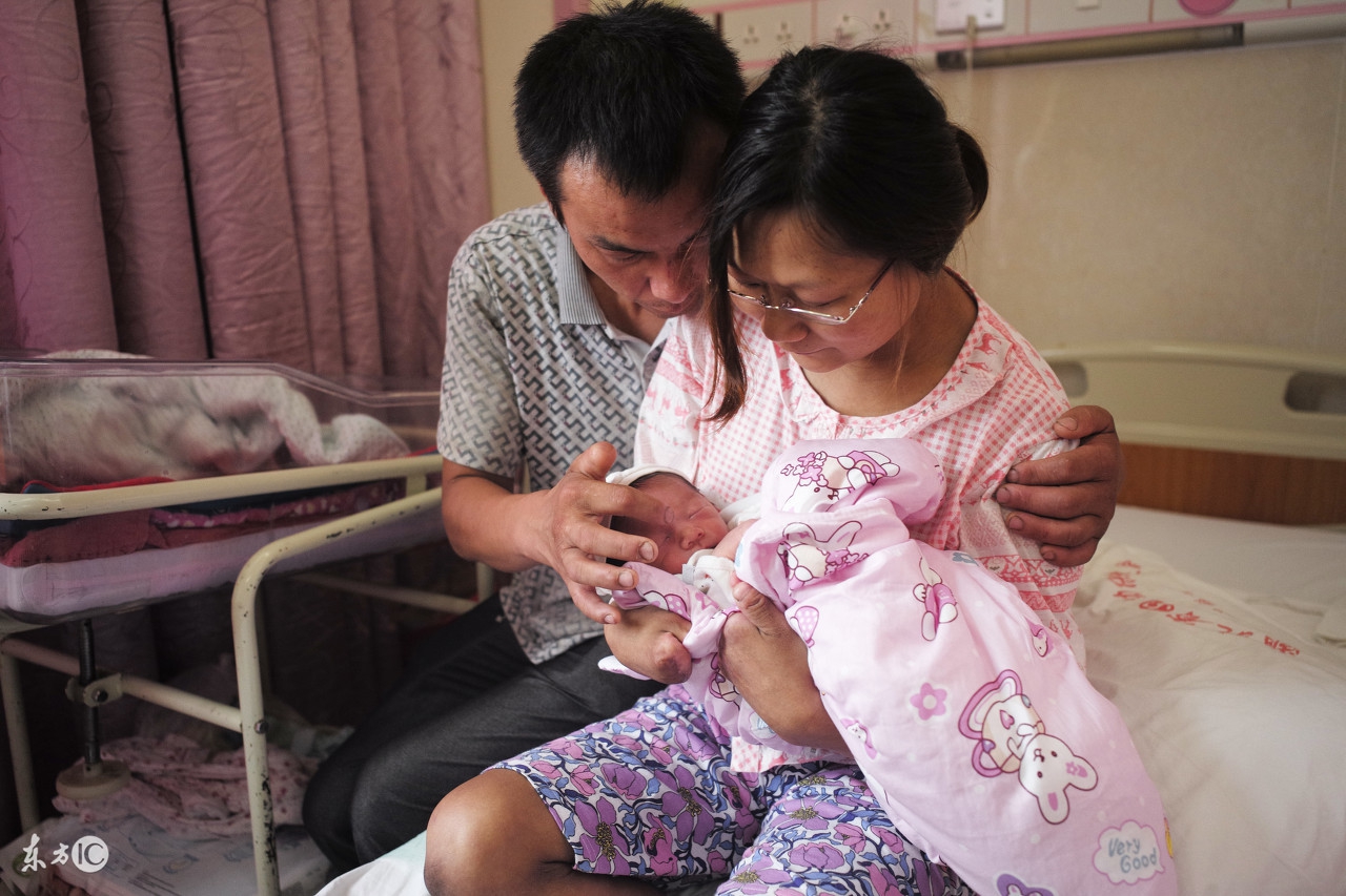 临近产期怎么辨别羊水不够了,怎么区分是羊水破了还是漏尿