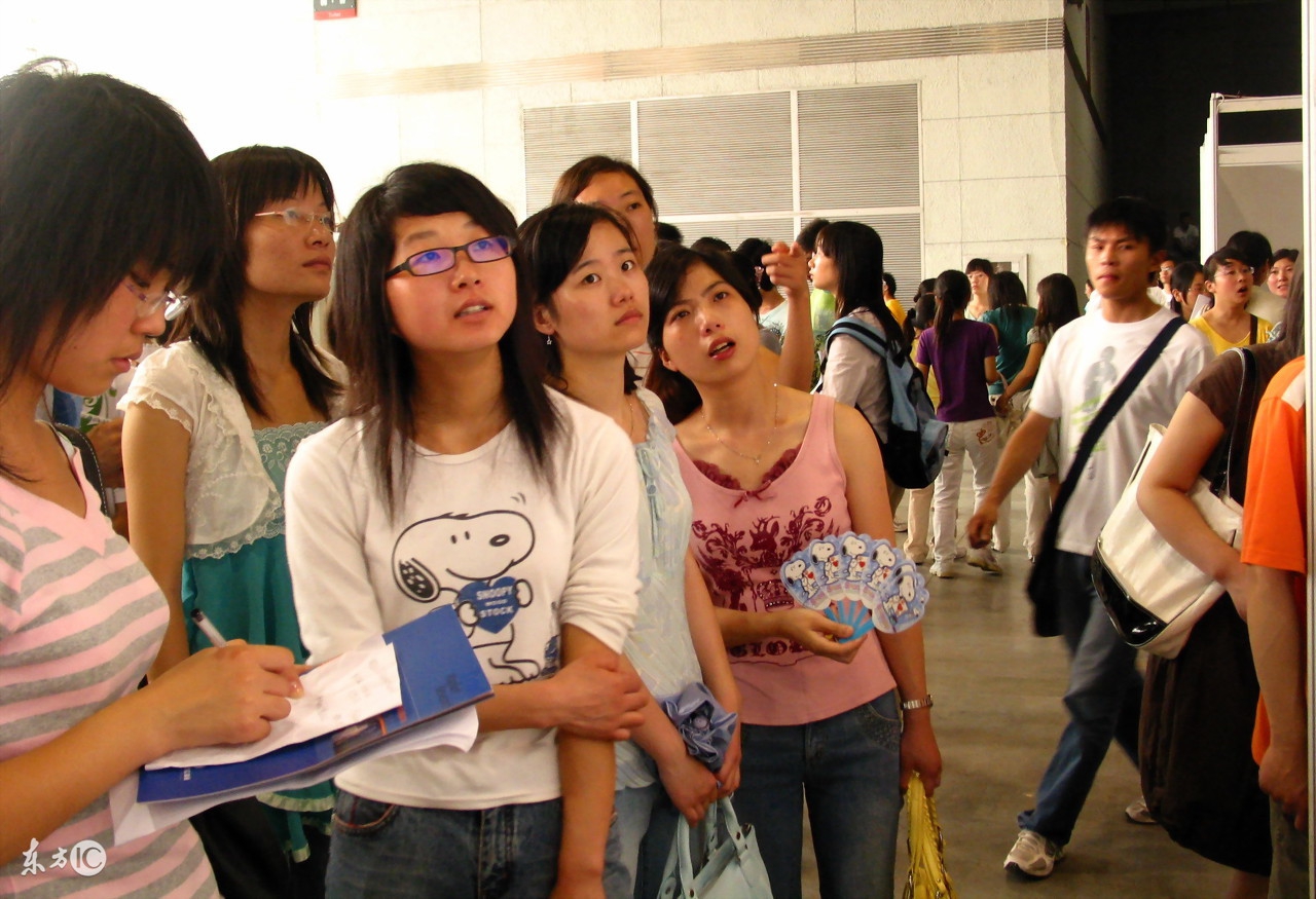 「互粉」做寒暑假大学生的兼职中介，有人一个假期赚10万！