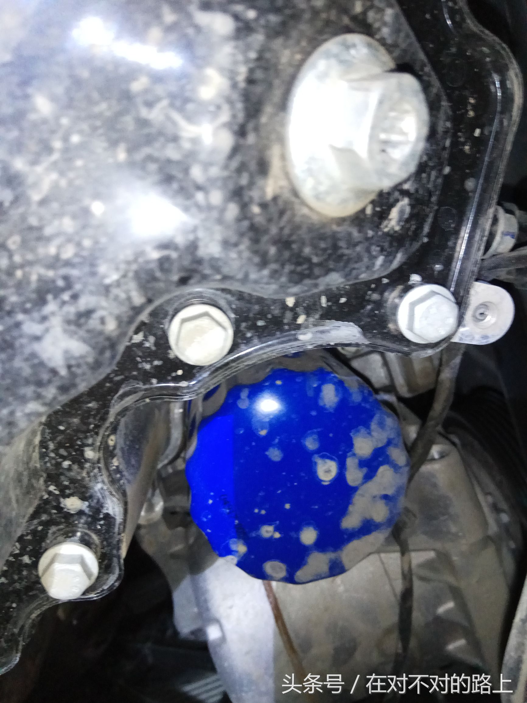 自带机油机滤找汽修厂更换多少钱,自己更换机油机滤