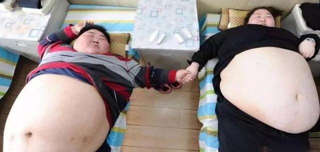 小夫妻重达800斤，结婚七年没拍过婚纱照，梦想是能够有一个孩子