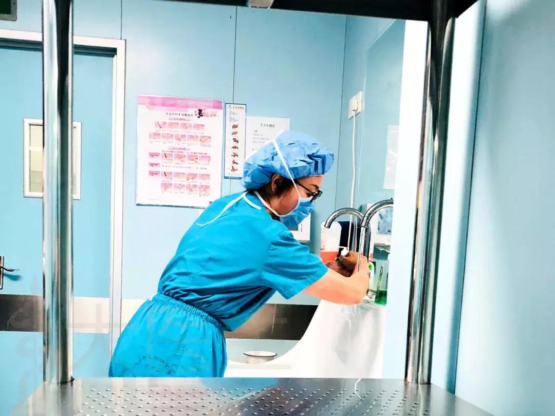 马立霜主任救治膈疝胎儿视频,马立霜