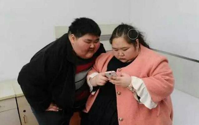 小夫妻重达800斤，结婚七年没拍过婚纱照，梦想是能够有一个孩子