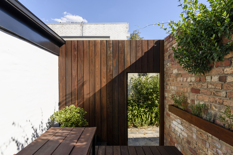 英伦风格小屋书籍,英伦小屋卧室家具图片