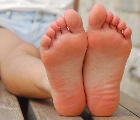 孕期脚底板疼怎么缓解,孕妇脚底板疼怎么缓解