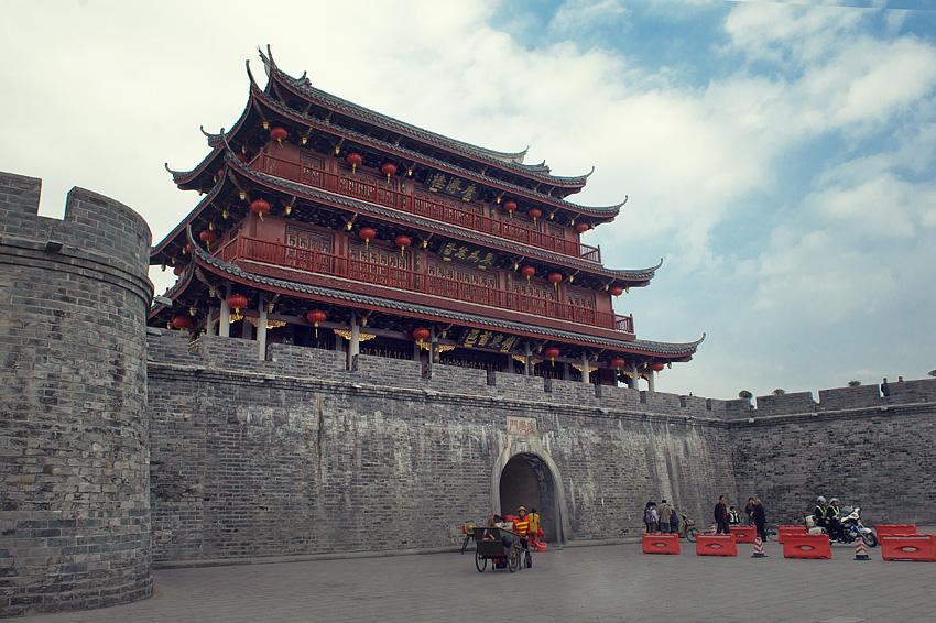 去潮州库存陶瓷库房的一天苦逼的生活，为了生活难啊，累也要坚持