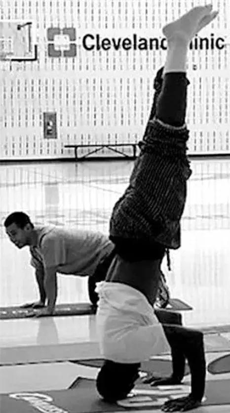 这些出色的男人们，如何谈论瑜伽？