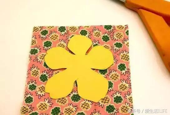 破洞衣服照样补出时尚来，衣物破损修补方法