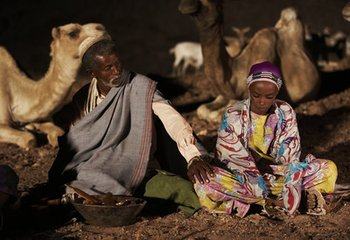 看了沙漠之花后，我们才能正视非洲女性割礼，一段血与泪的记忆