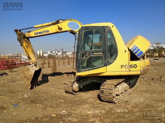 20万左右二手小松200挖掘机,小松挖掘机销量