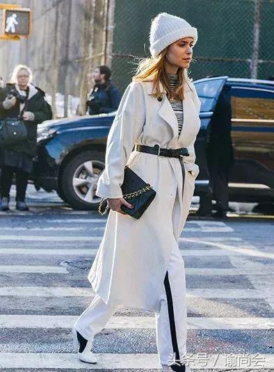 一条腰带,时尚穿搭一条腰带的万能效果