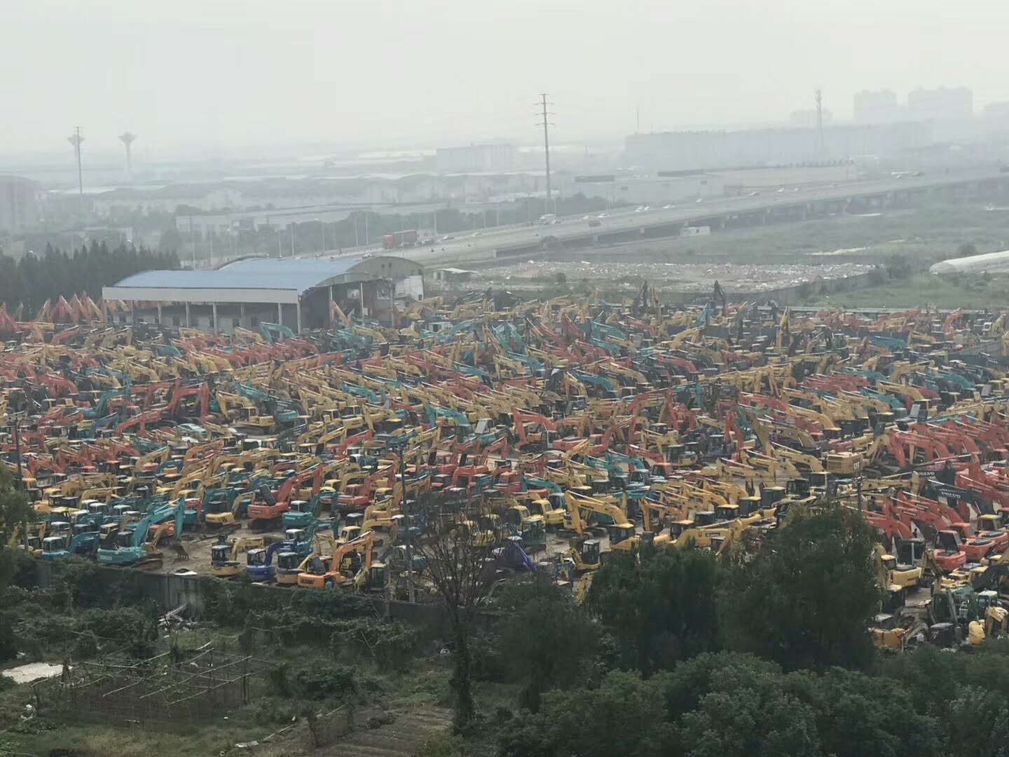 挖机动作慢是怎么回事,挖机热机后动作慢无力