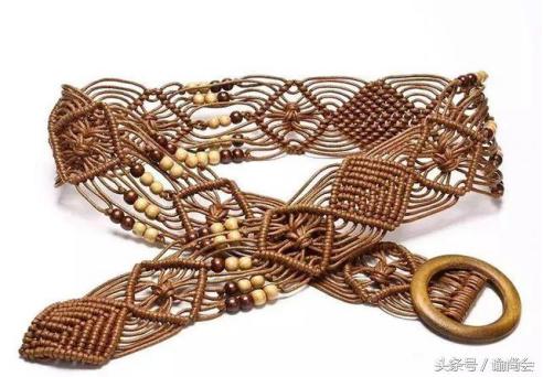 一条腰带,时尚穿搭一条腰带的万能效果