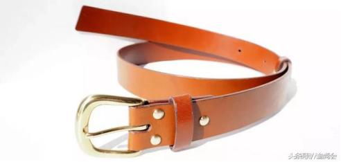 一条腰带,时尚穿搭一条腰带的万能效果