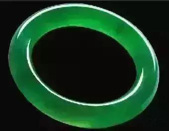 价值两亿的翡翠佛像,翡翠佛像传世真品