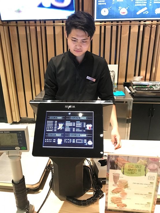 良品铺子成功史,良品铺子故事店