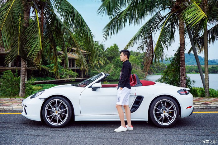 保时捷718boxster敞篷购车过程,保时捷718boxster冰雪漂移