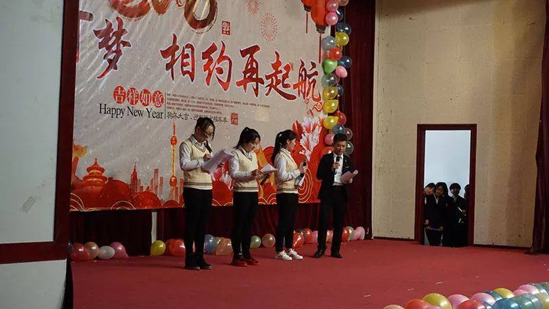 北大青鸟佳音旗舰总校电话,北大青鸟佳音旗舰总校沙河校区