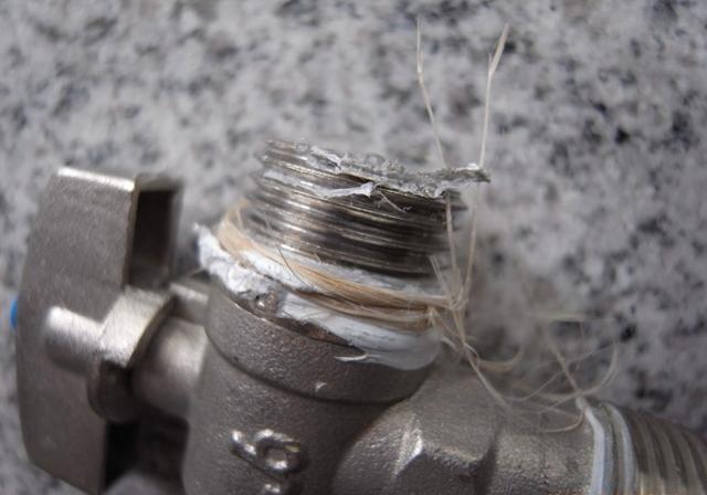 水龙头滴水漏水维修无螺丝,水龙头拧不紧漏水怎解决