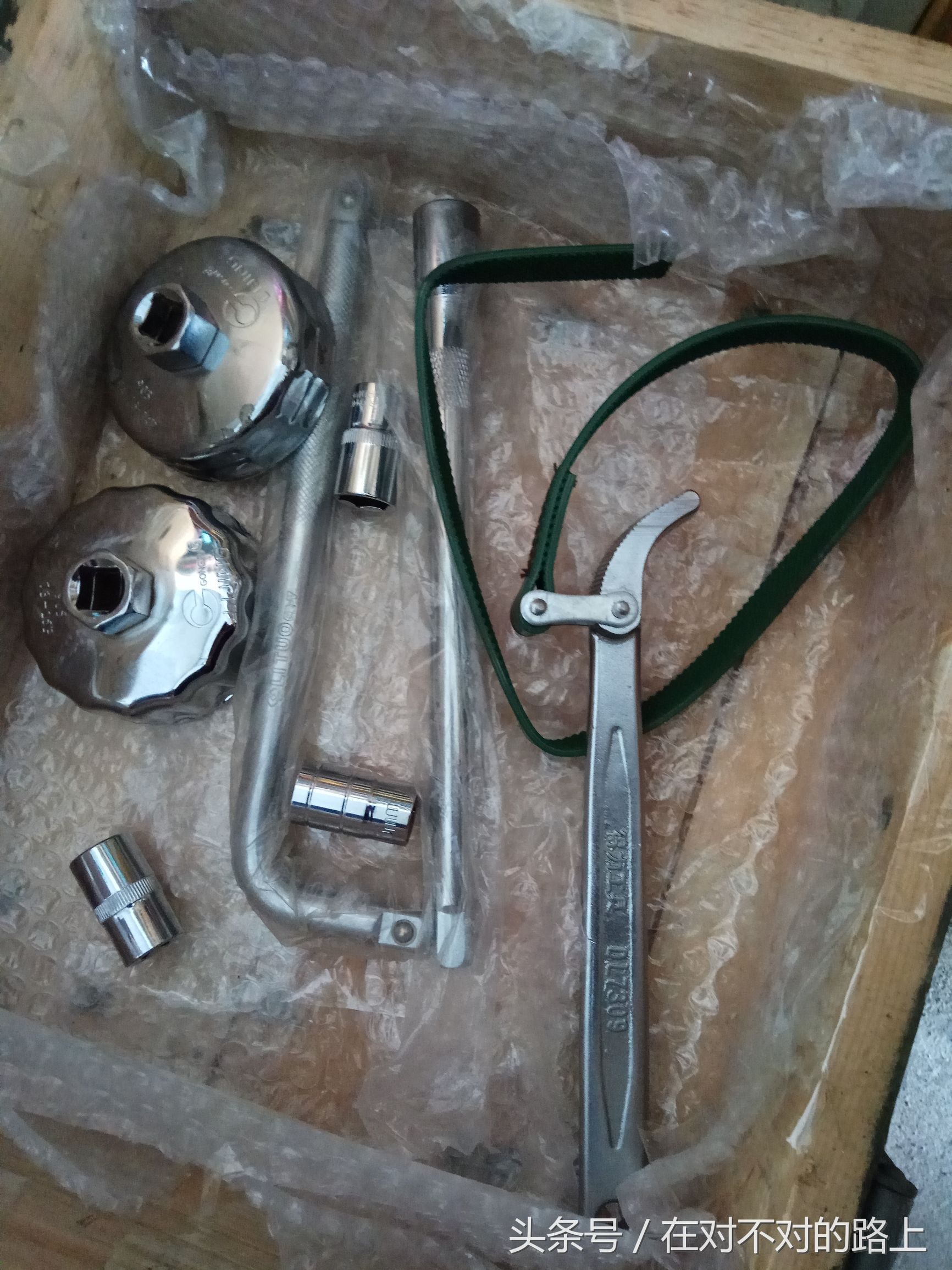 自带机油机滤找汽修厂更换多少钱,自己更换机油机滤