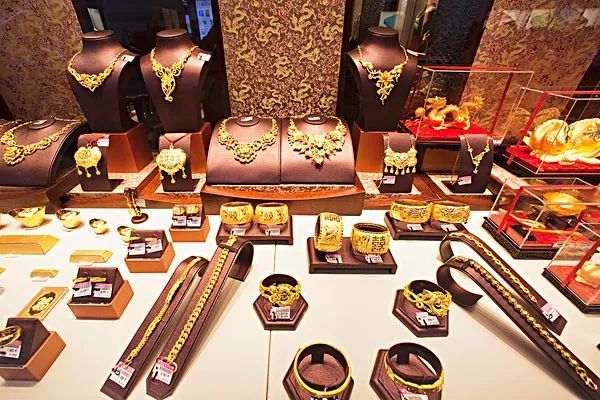 去香港买哪些产品好,去香港哪些烟值得购买