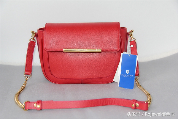 巴宝莉黑标是怎么回事,巴宝莉围巾蓝标和黑标区别大吗