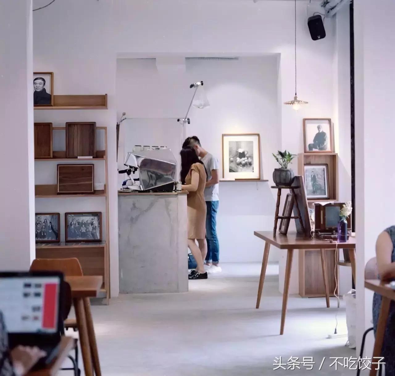 一天只能出2张照片，一张照片要2万，却可以传承100年